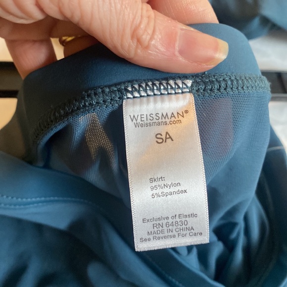 Weissman dance adult small leotard and matching skirt. Beautiful color. - Picture 8 of 8